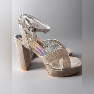 NEW Women’s Platform Chunky 5” Silver Sequined Heels Open Toe/Heel Size 8.5